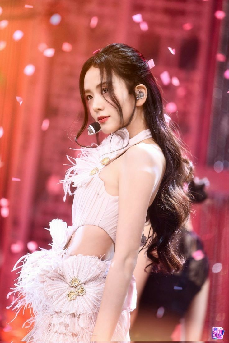 jisoo-1689867456.jpeg