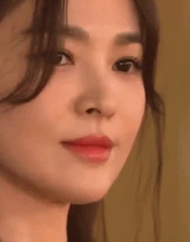 song-hye-kyo-4-1689818156.jpg
