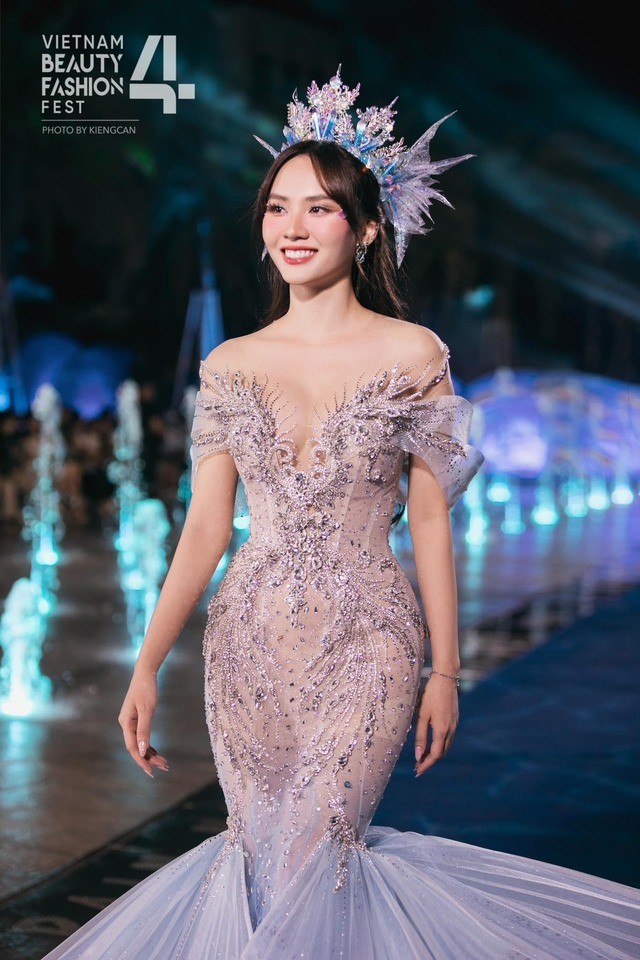 hoa-hau-mai-phuong-3-16898252394-1689936505.jpg