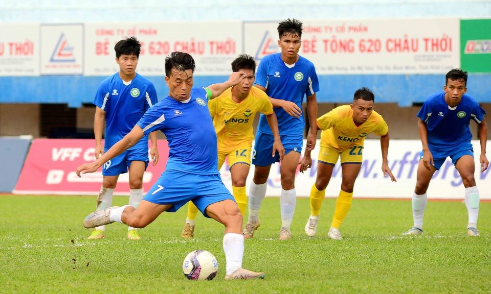 dthu-v10-vinh-long-ao-xanh-2-0-gia-dinh-4-960x576-1690328860.jpg