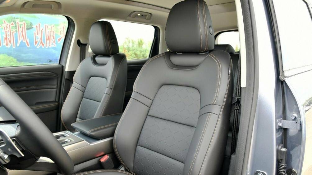 mau-xe-chung-mam-voi-mazda-cx-5-ra-mat-voi-gia-chi-tu-401-trieu-dong-trang-bi-lan-luot-honda-cr-v-anh-11-1690533356.jpg