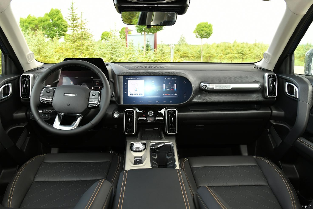 mau-xe-chung-mam-voi-mazda-cx-5-ra-mat-voi-gia-chi-tu-401-trieu-dong-trang-bi-lan-luot-honda-cr-v-anh-8-1690533357.png