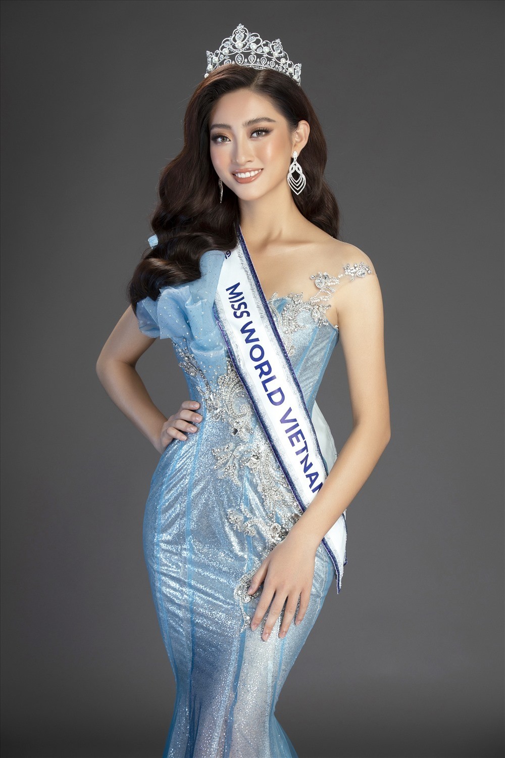 hoa-hau-luong-thuy-l-16327939207-1690775442.jpg