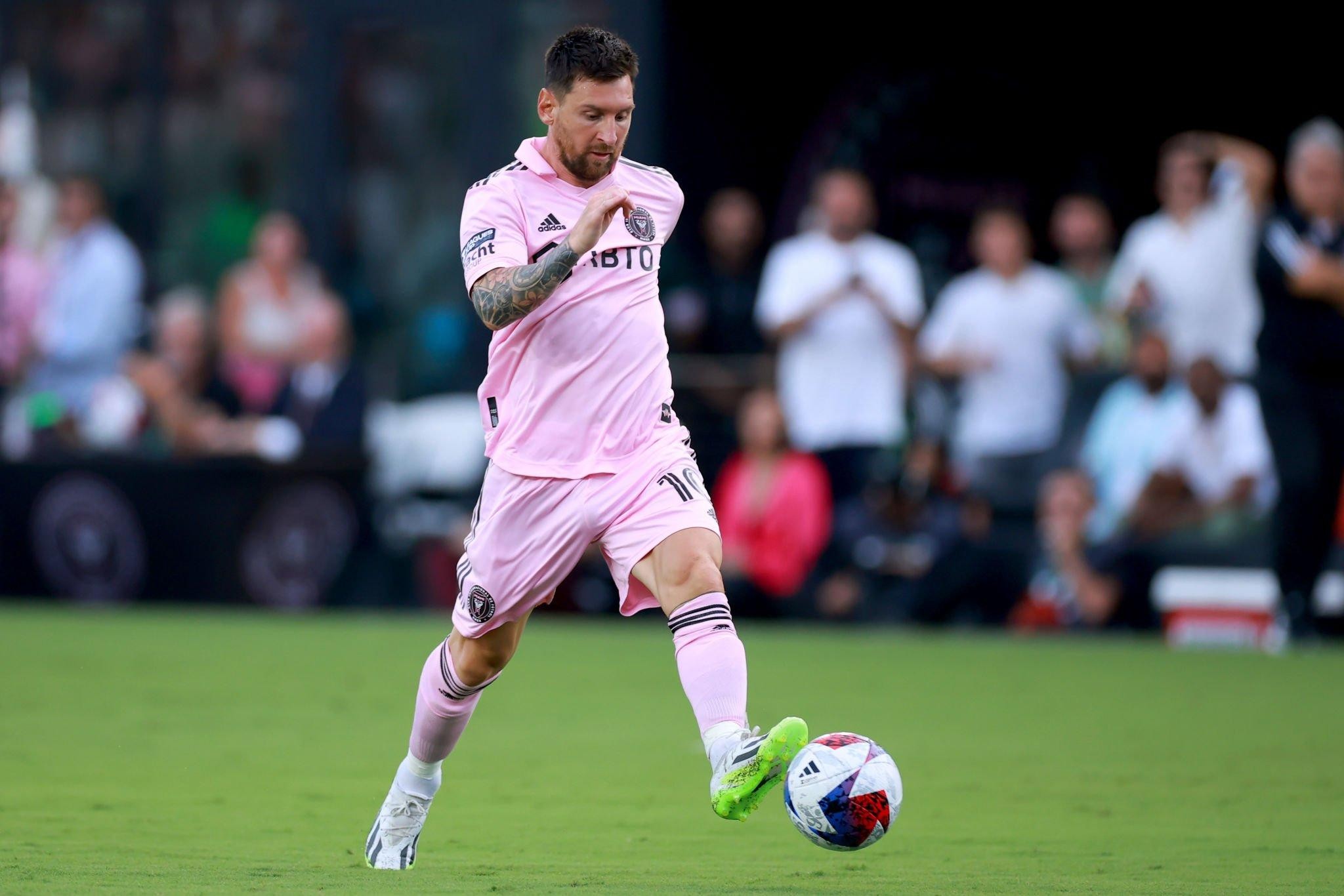 messi-miami-ball-1690796913.jpg