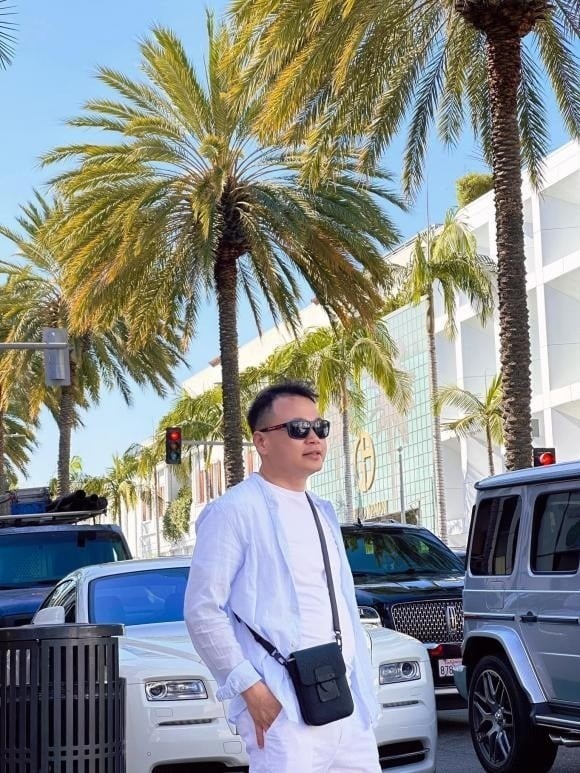 shakninh-phuong-oanh-2-169082082-1690873787.jpg
