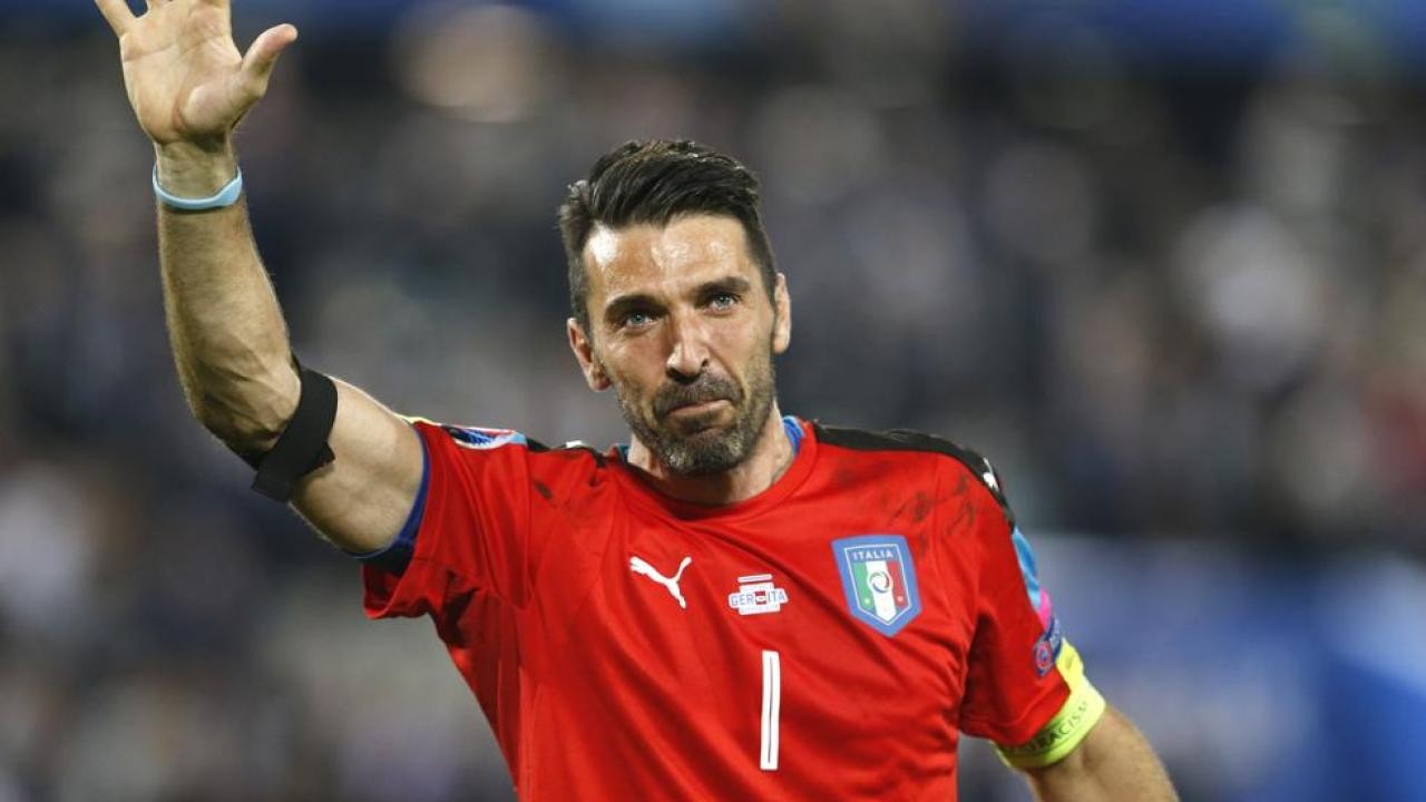 gianluigi-buffon-elle-man-featured-image-1690950000.jpg