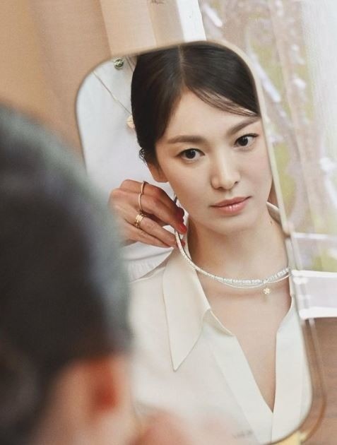 song-hye-kyo-tiet-lo-kho-khan-2-1691046534.jpg