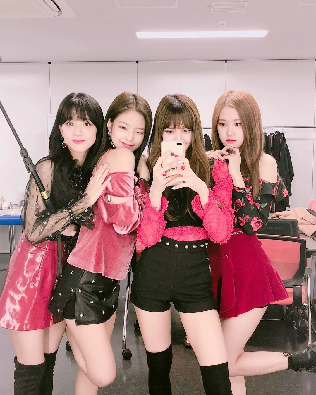 blackpink2-1691465649.jpg