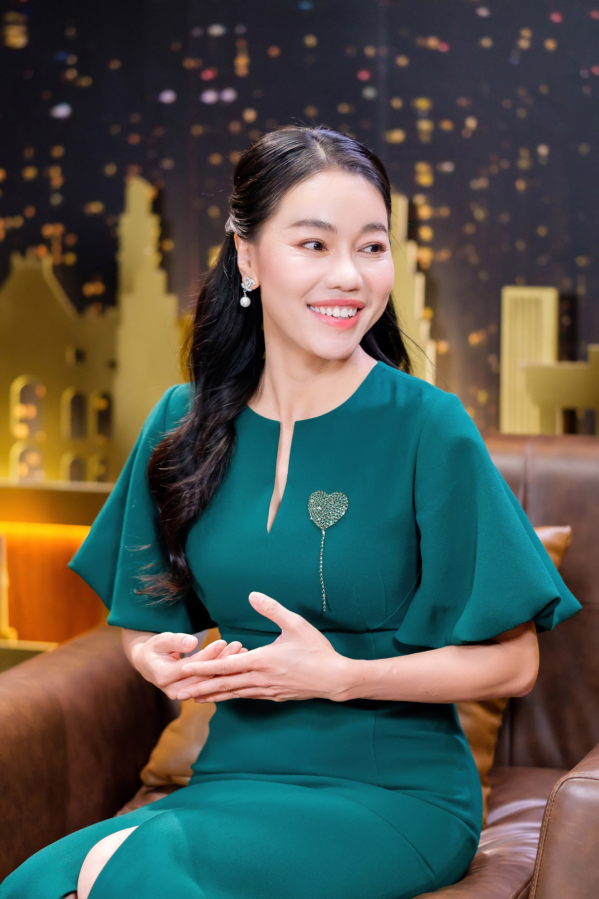 hoang-nhat-nam-pham-kim-dung3-1710-1691720734.jpg