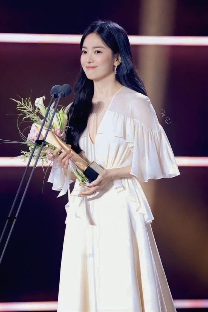 song-hye-kyo-1-1692354926.jpg
