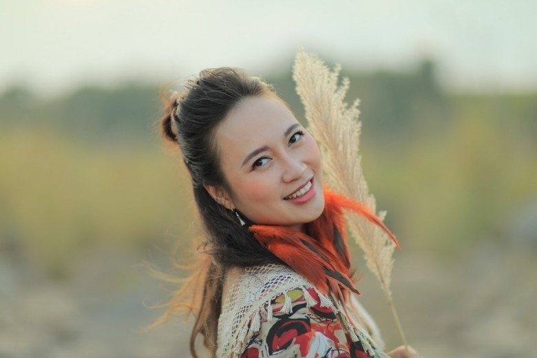 khanh-linh-hoa-mi-hot-trong-mua-2-1692863940.jpg