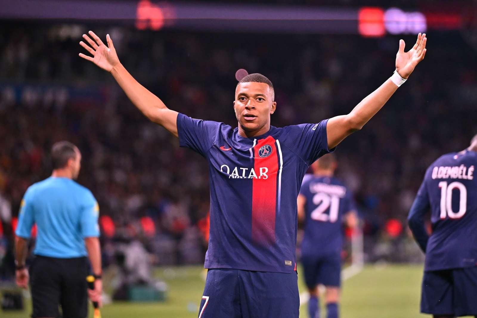 51-lens-joie-mbappe-1693206235.jpg
