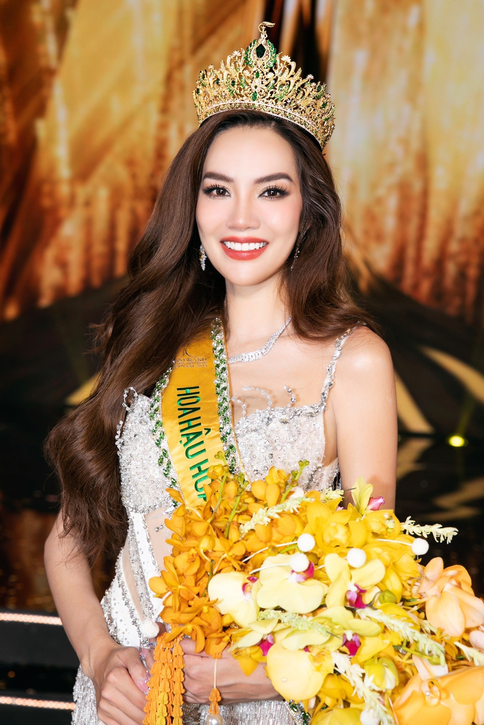 hoa-hau-le-hoang-phuong2-8918-1693186013-1693220253.jpg