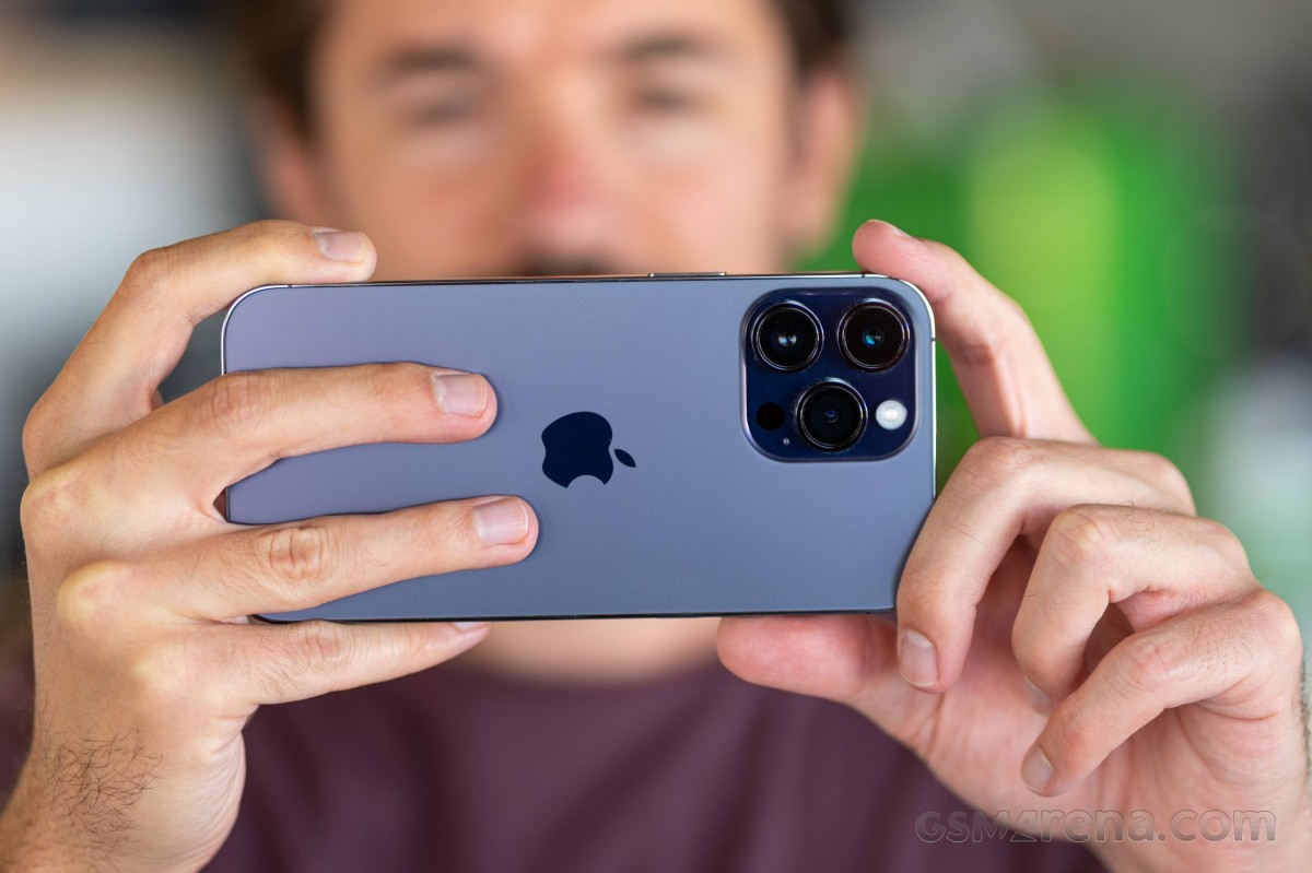 iphone-12-1693499433.jpg