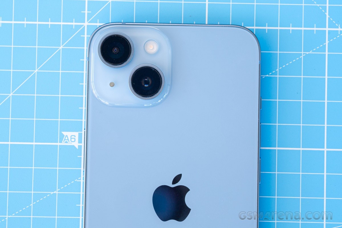 iphone-12-1693902073.jpg