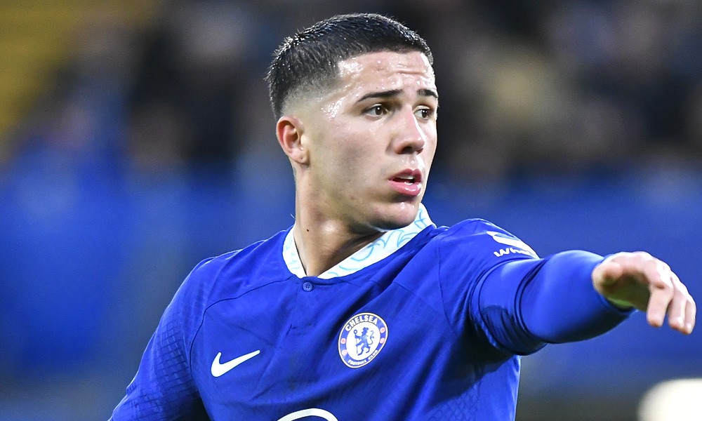 enzo-fernandez-chelsea-fc-1693994171.jpg