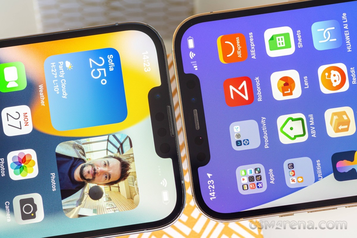 iphone-3-1693969162.jpg
