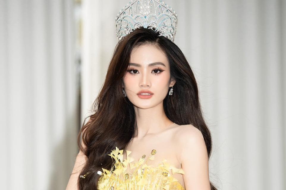nghich-canh-y-nhi-le-hoang-phuong-1-1693980676.jpg