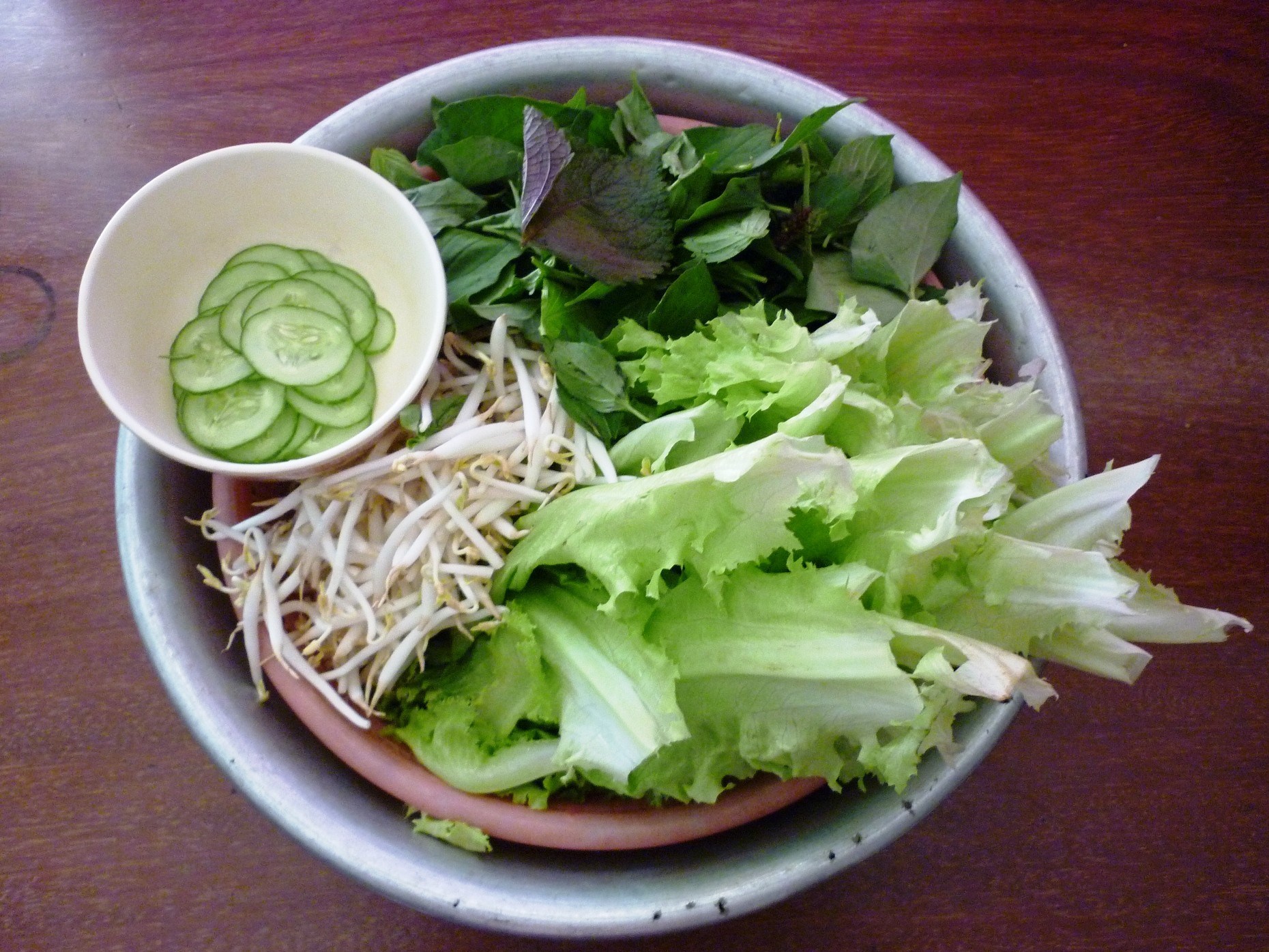 sai-lam-khi-ngam-rau-song-voi-nuoc-muoi-2-1694076646.jpg