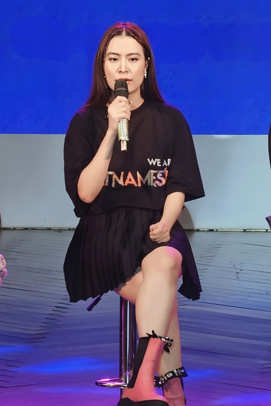 hoang-thuy-linh-1759-1694148696.jpg