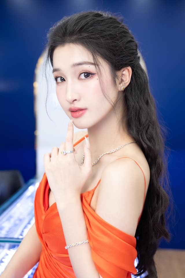 nguyen-phuong-nhi-4-1694142149.jpg