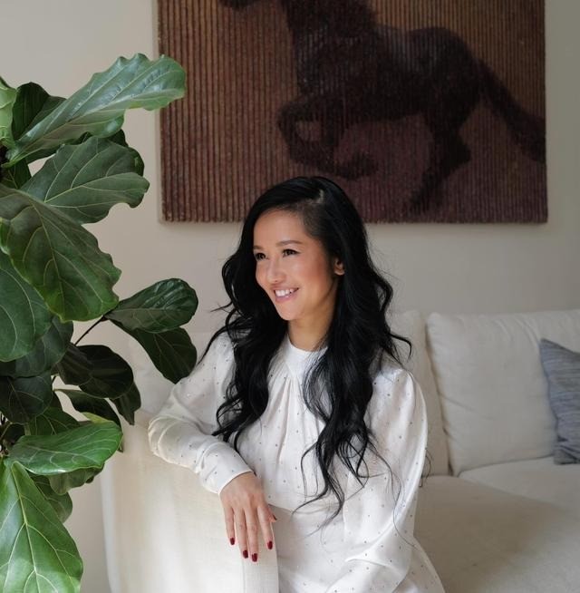 nhan-sac-hong-nhung-1-1694511177.jpg