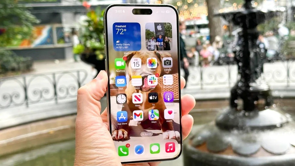 iphone-15-pro-max-pin-1695206167.jpg