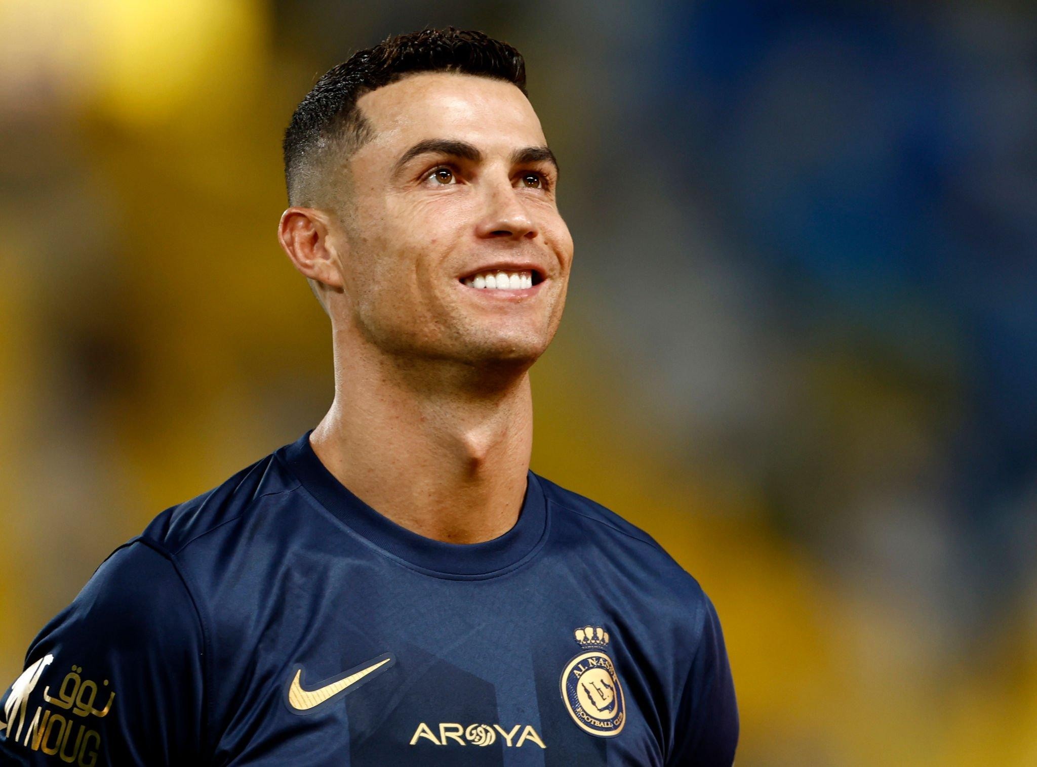 ronaldo-giai-nghe.jpg
