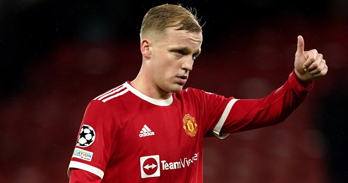 donny-van-de-beek-pictured-in-action-for-man-utd-against-young-boys-champions-league-1695562489.jpg