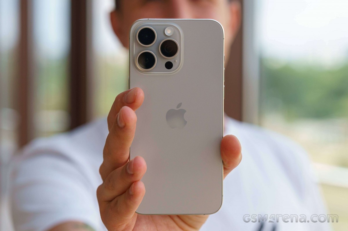 iphone-3-1695803576.jpg