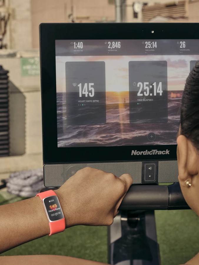 fitbit-2-1695980336.jpg