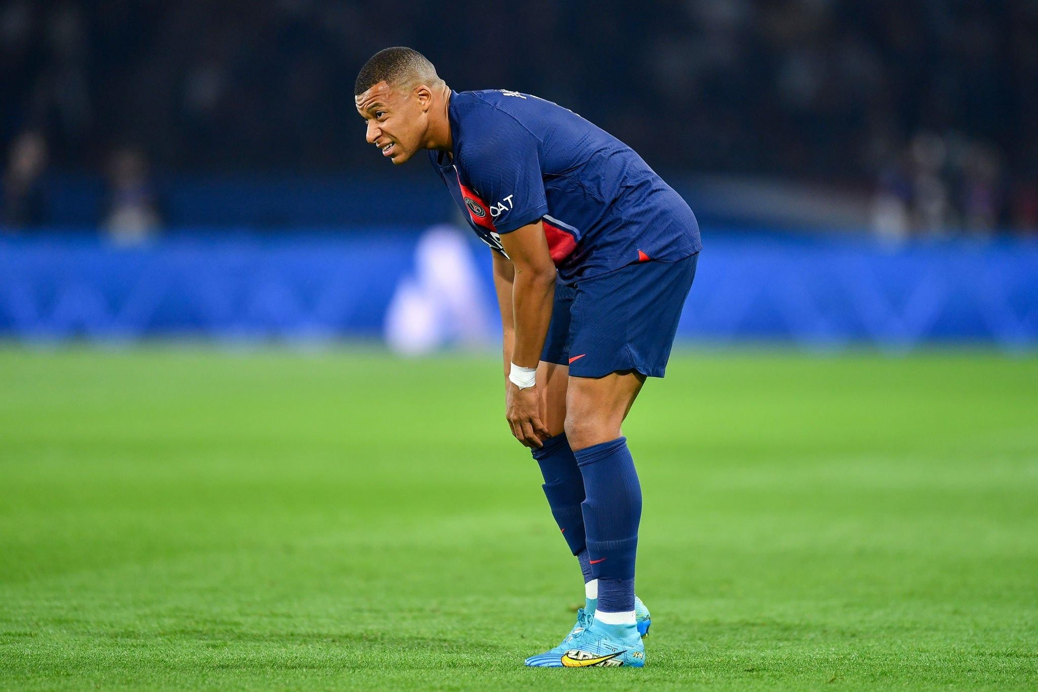 mbappe-chan-thuong-psg-1695977348.jpg