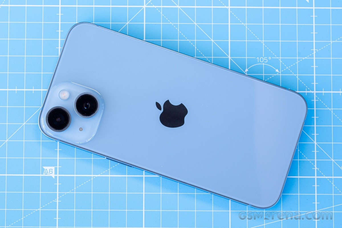 iphone-3-1696302863.jpg