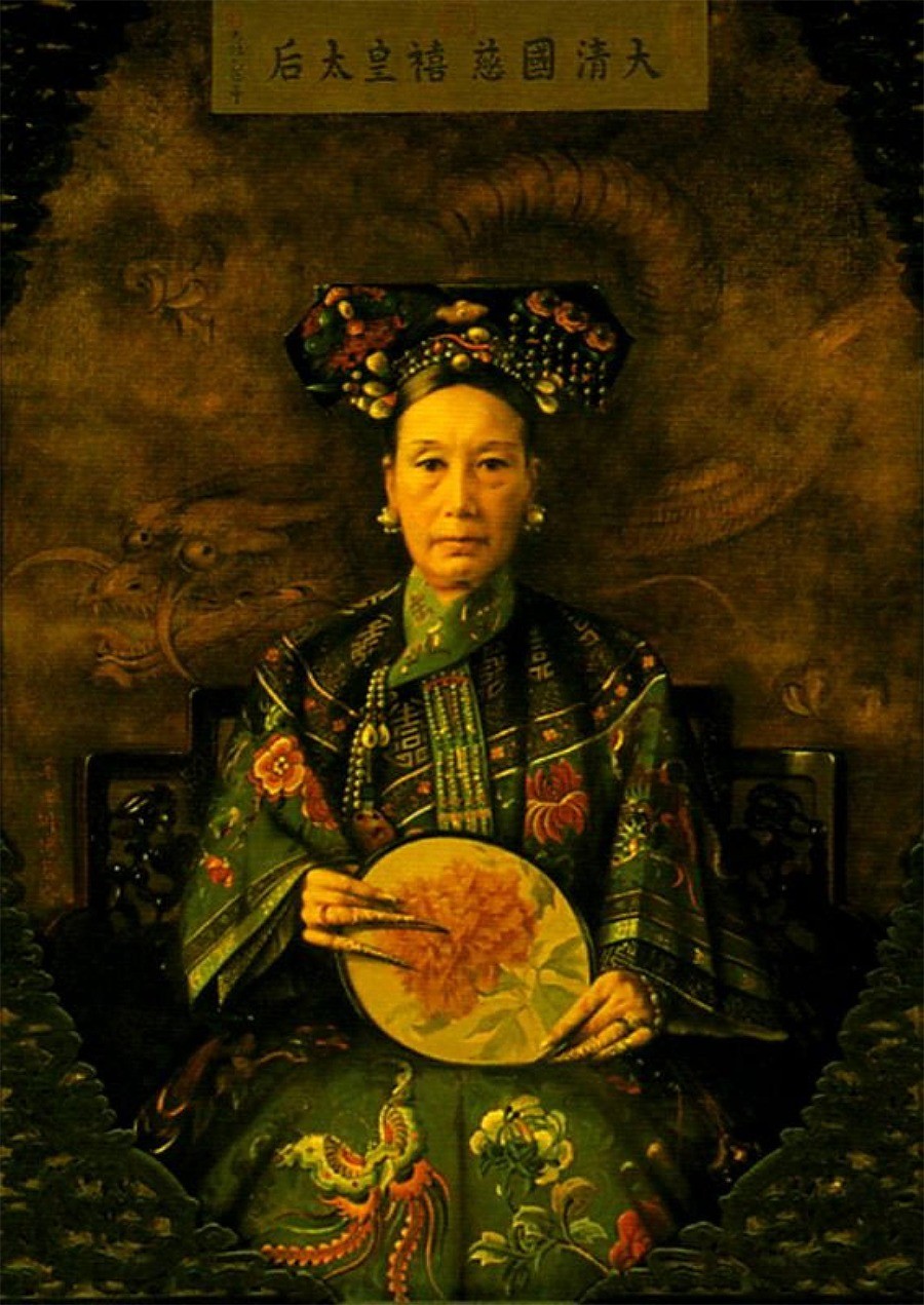 nguoi-phu-nu-quyen-luc-2-1696307165.jpg