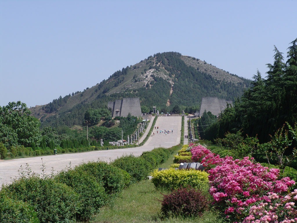 cung-dien-tan-thuy-hoang-2-1696575500.jpg