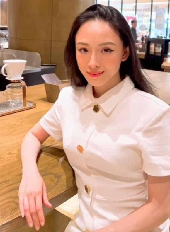 truong-ho-phuong-nga-khoe-anh-mo-1696820564.jpg