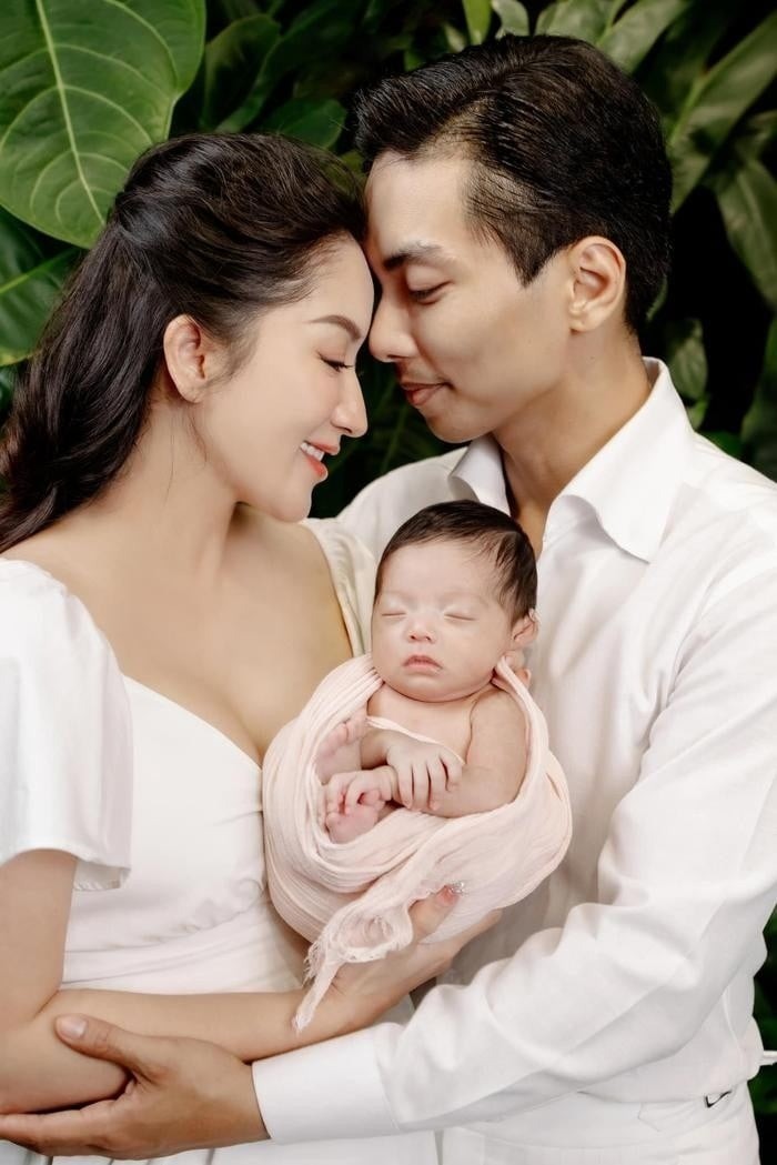 khanh-thi-phan-hien-1-1696922506-1696957064.jpg