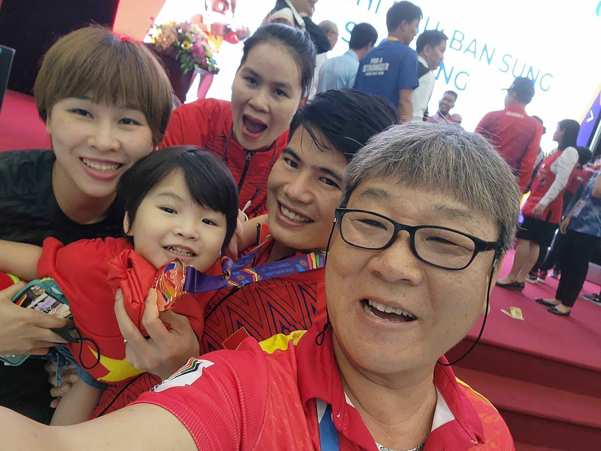 chuyen-gia-park-chung-gun-490-1697776058.jpeg