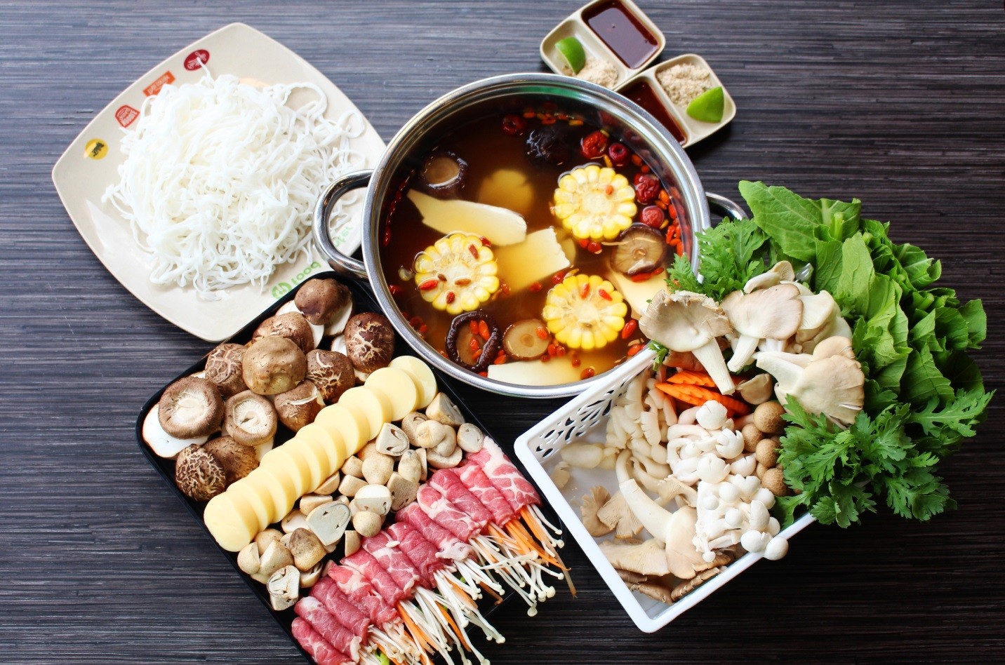 lau-bo-la-mon-an-quen-thuoc-va-de-lam-1698139863.jpg