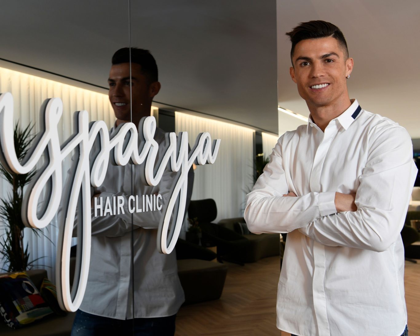 cristiano-ronaldo-insparya-mobile-1366x1093-1698997864.jpg