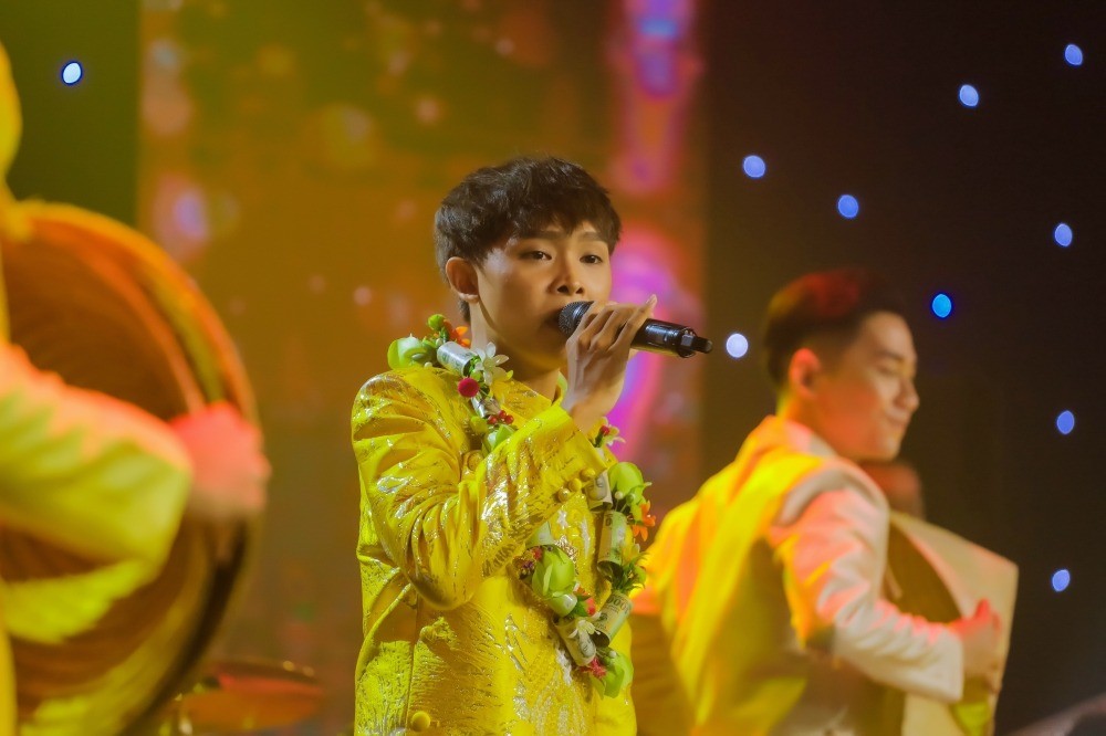 ho-van-cuong-8-1699433158.jpg