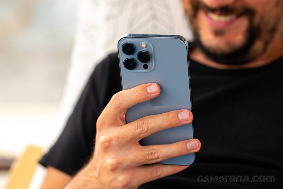 iphone-2-1699499953.jpg