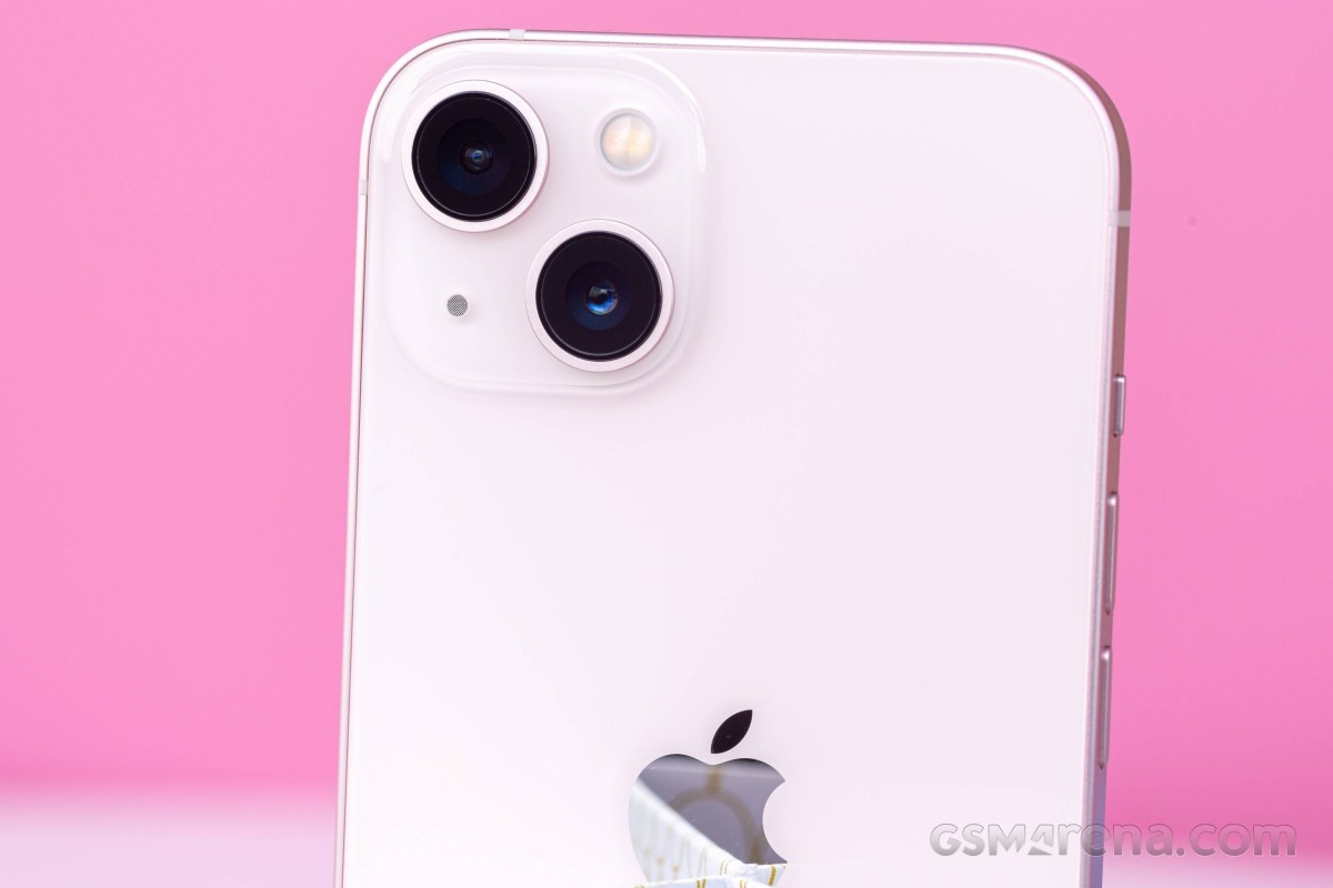 iphone-13-1700106722.jpg