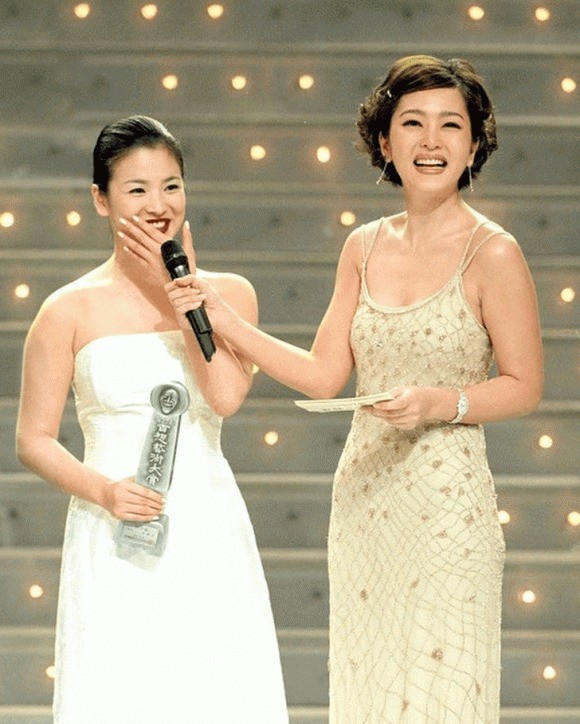 song-hye-kyo-1-1700303025.jpg