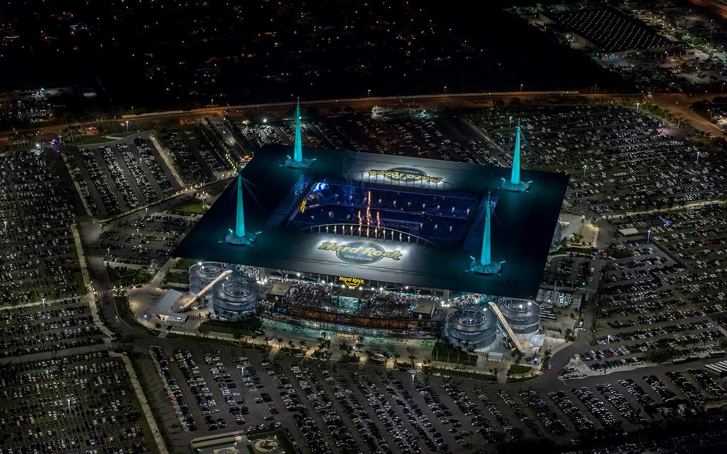 hard-rock-stadium-aerial-fireworks-night-1440x900-549dcd3a-5056-a36a-0bef4c6074891b6d-549dc9ee5056a36-549dee96-5056-a36a-0bcd5e07e6f69aeb-1700523283.jpg