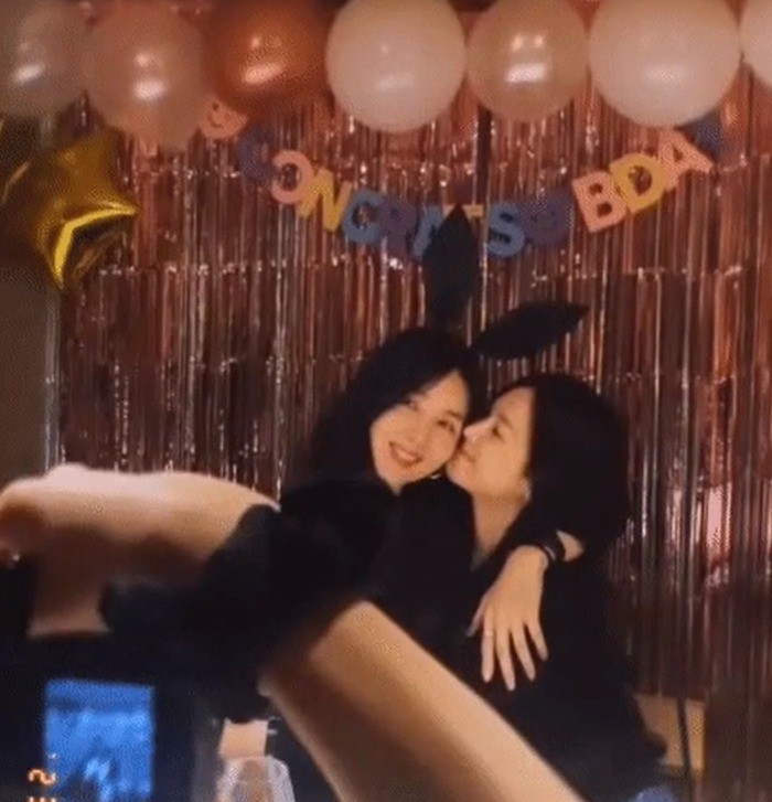 song-hye-kyo-2-1700716992.jpg