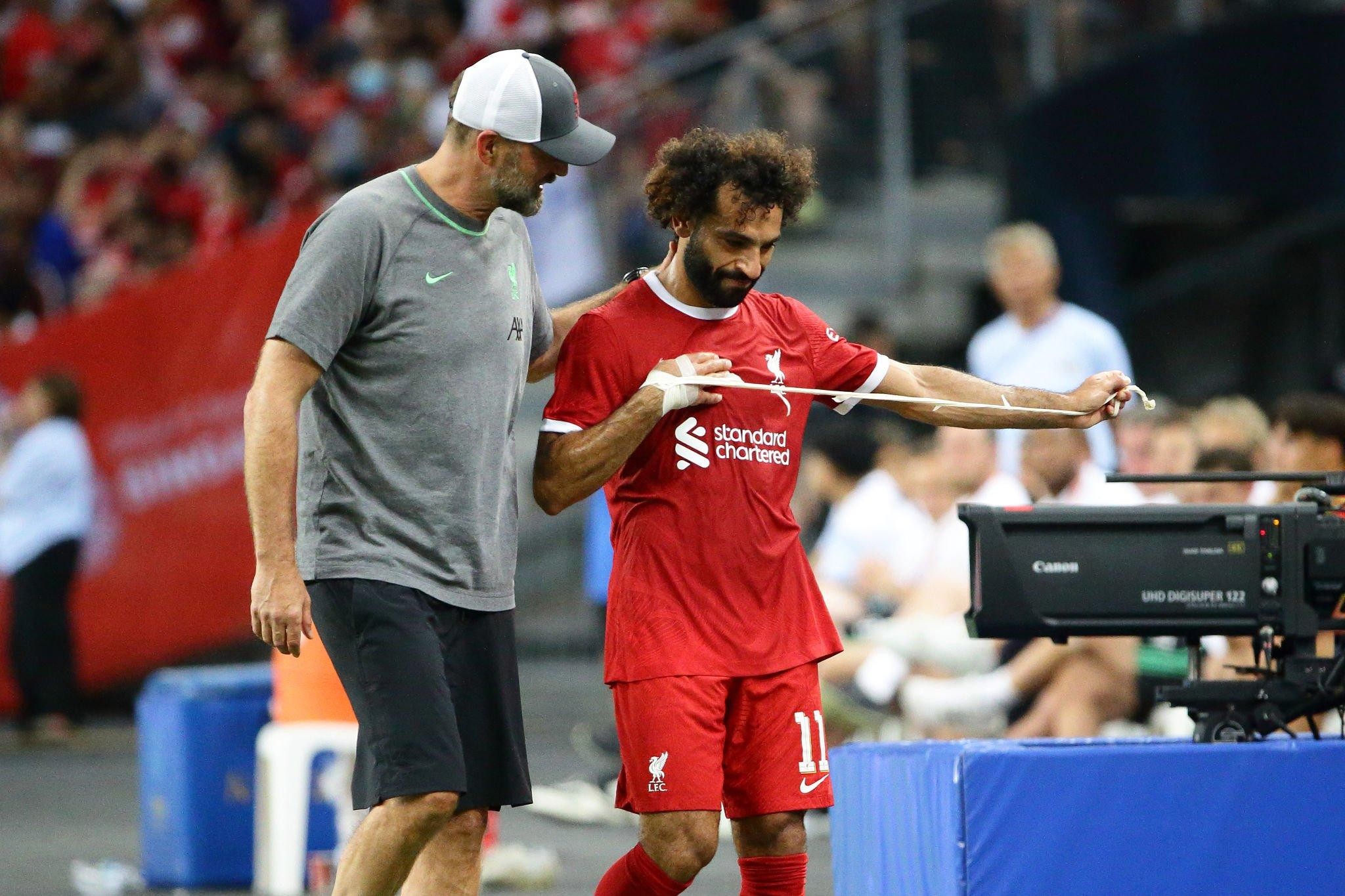 klopp-salah-1700881344.jpg