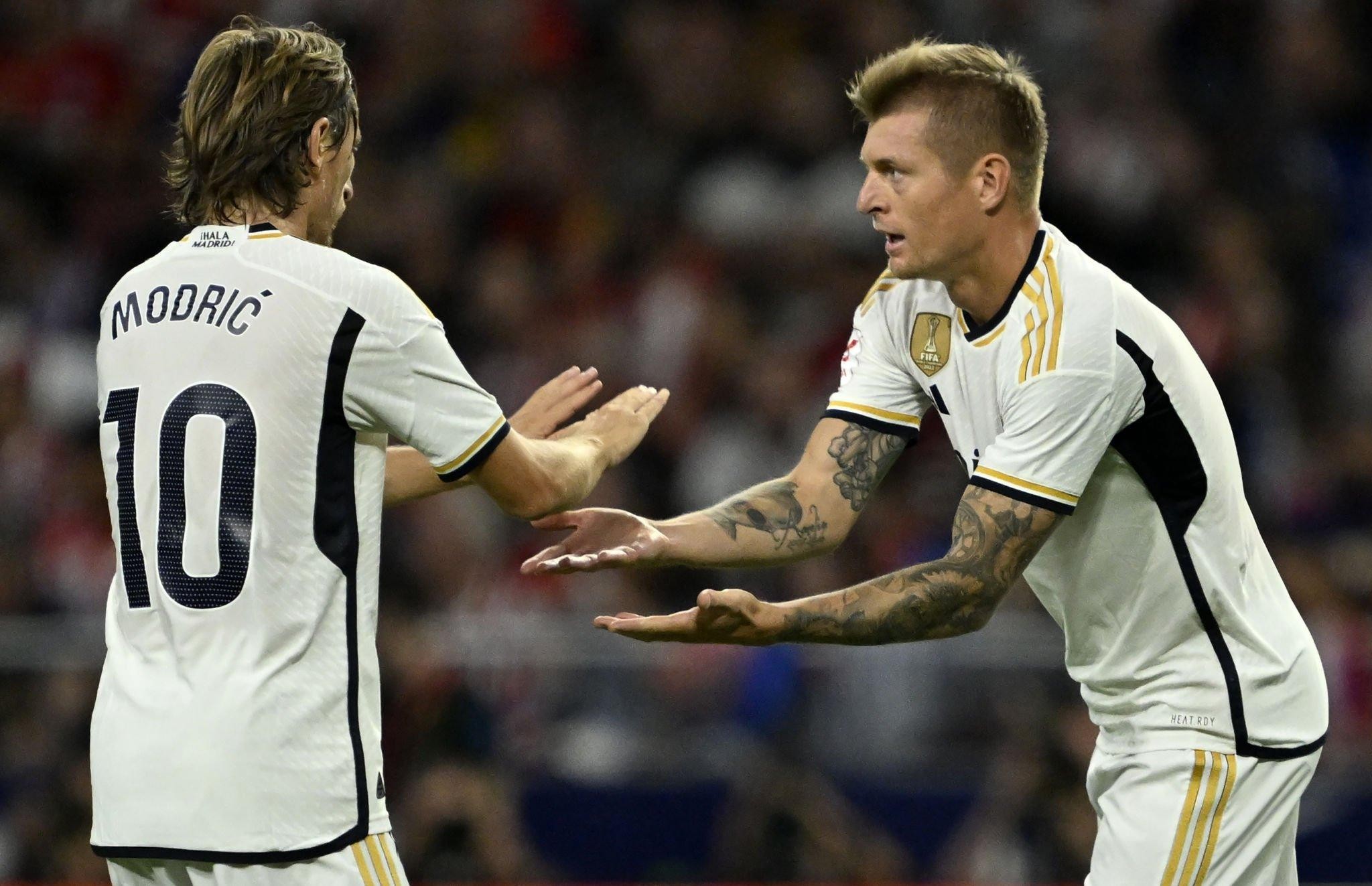 kroos-modric-real-madrid-1700929215.jpg