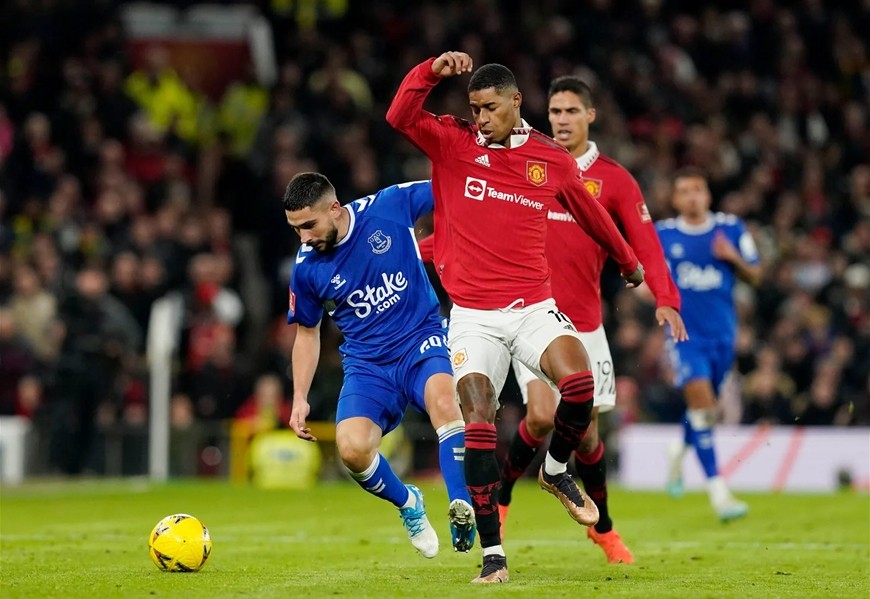 man-utd-vs-everton-5-1700933202.jpg