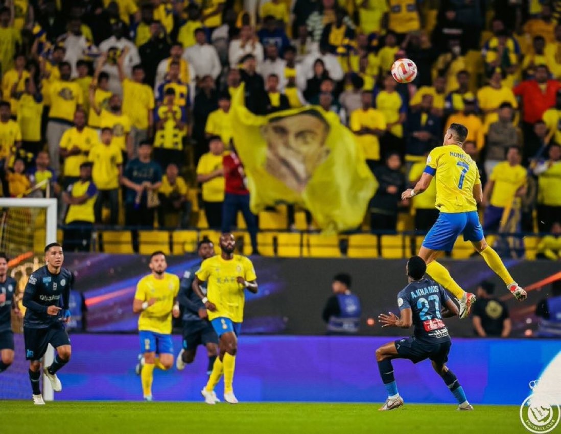 ronaldo-vs-khamis-1701070903.jpg
